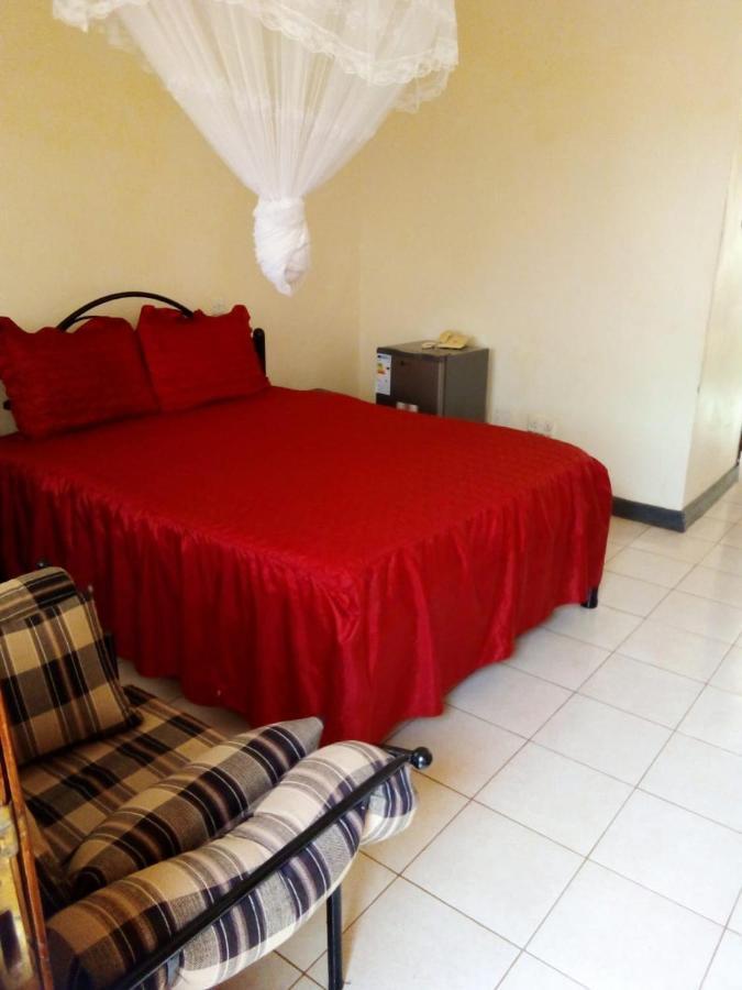 Westcliff Hotel Lira Bagian luar foto