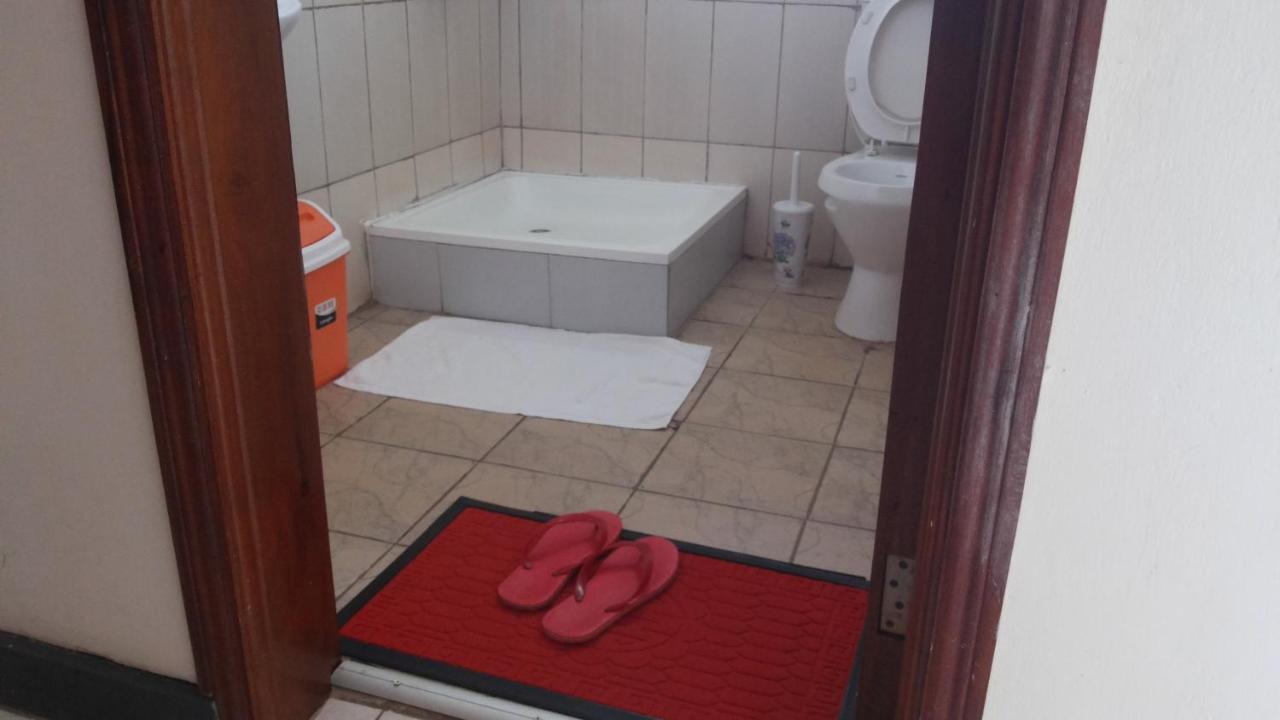 Westcliff Hotel Lira Bagian luar foto