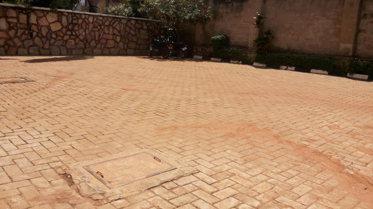 Westcliff Hotel Lira Bagian luar foto