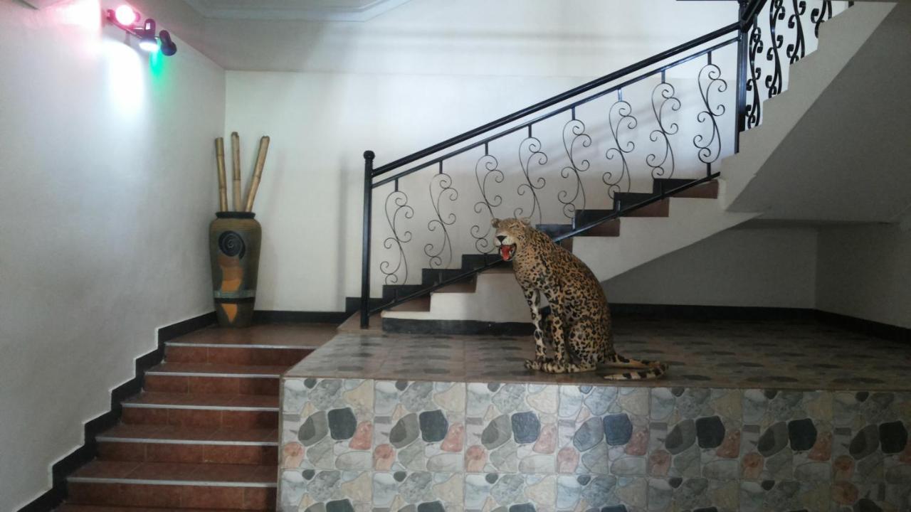 Westcliff Hotel Lira Bagian luar foto