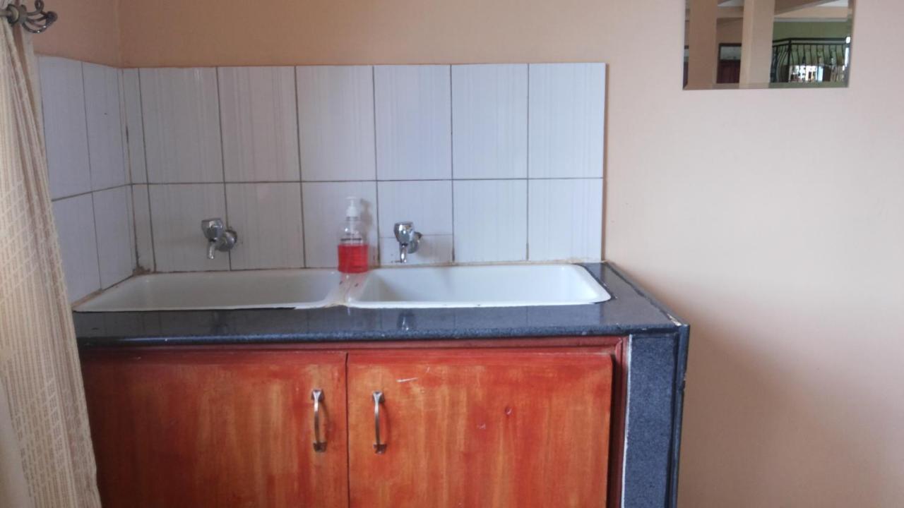 Westcliff Hotel Lira Bagian luar foto