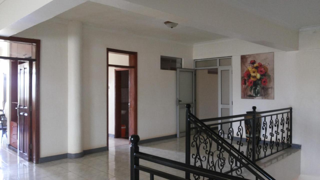 Westcliff Hotel Lira Bagian luar foto