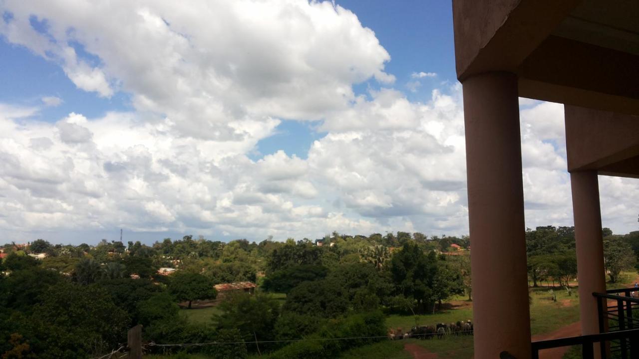 Westcliff Hotel Lira Bagian luar foto